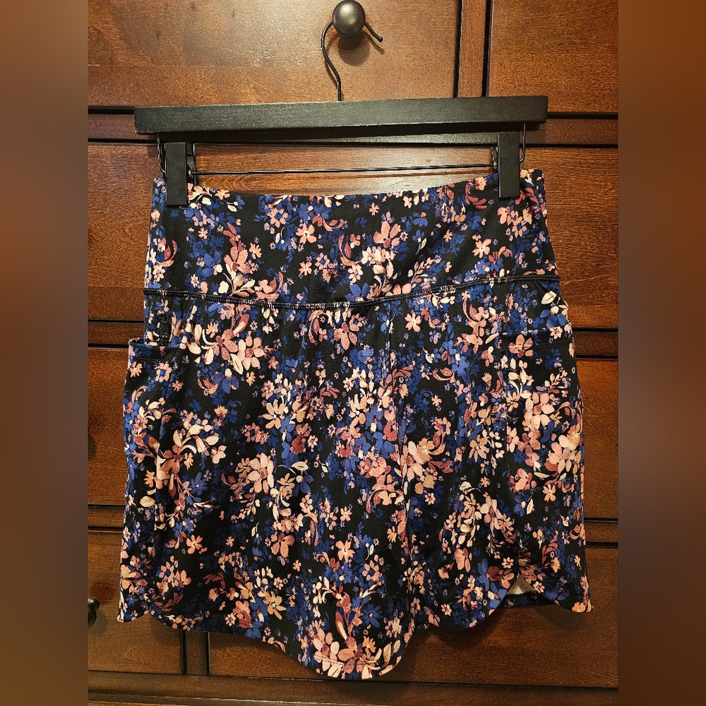 We Wander athletic skort with pockets